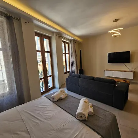 Athens Party Suite By Morenita 